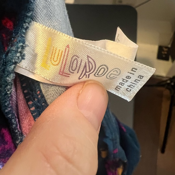 Lula Roe one size leggings - Picture 4 of 4